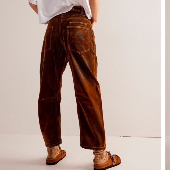 Free People "We The Free" Moxie flocked pull-on barrel jeans brown velvet - Picture 5 of 15